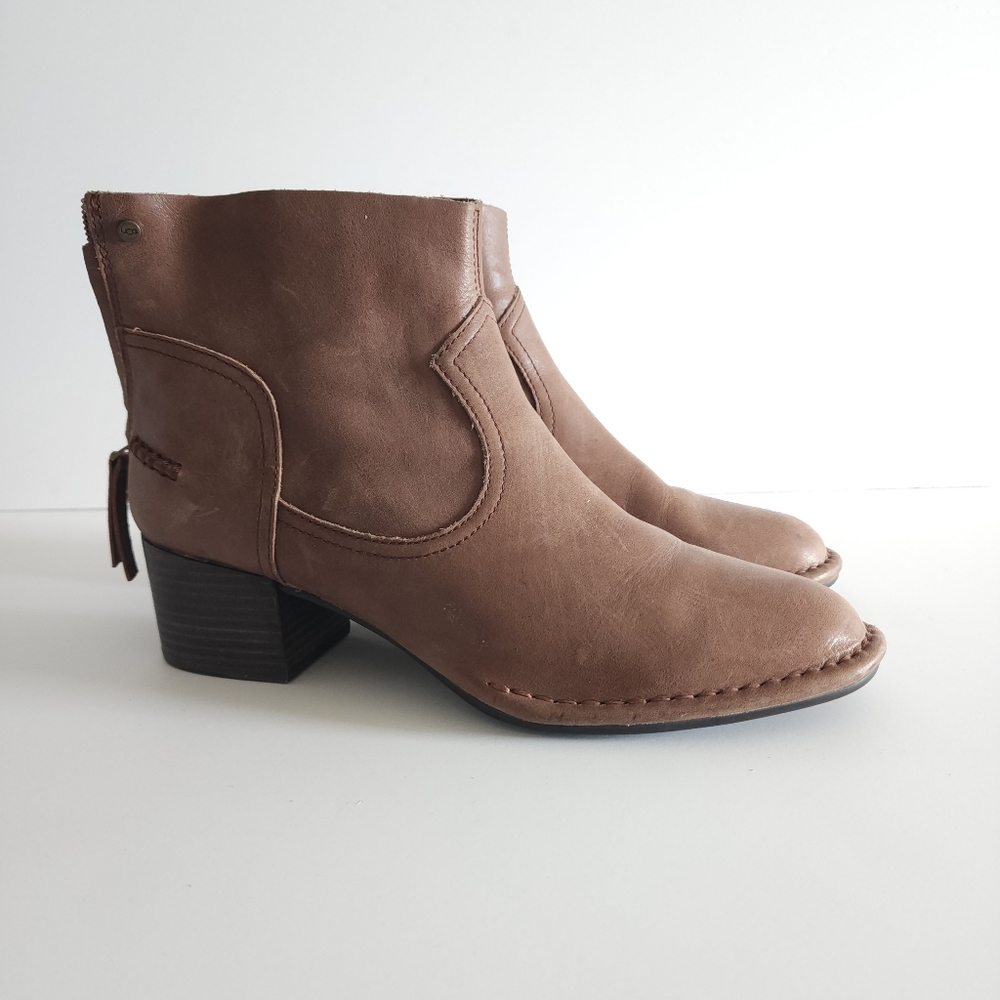 UGG Bandera Ankle Boot